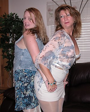 Mature Skirt at Granny Porn Pics