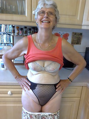 Free Mature Kitchen Porn Pictures